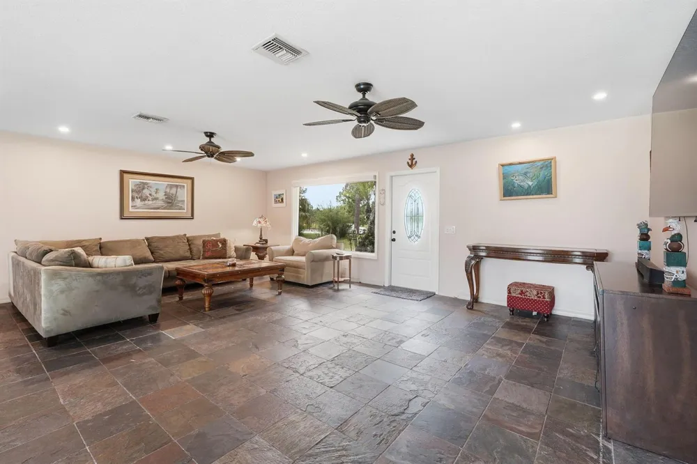 7980 21ST STREET SW Vero Beach, FL 32968