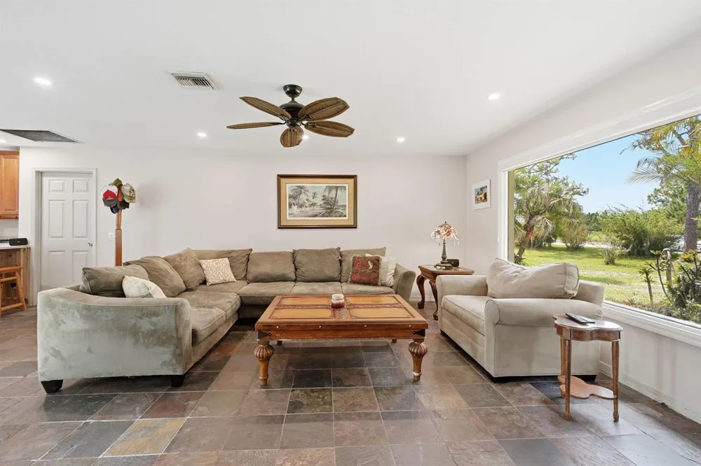 7980 21ST STREET SW Vero Beach, FL 32968
