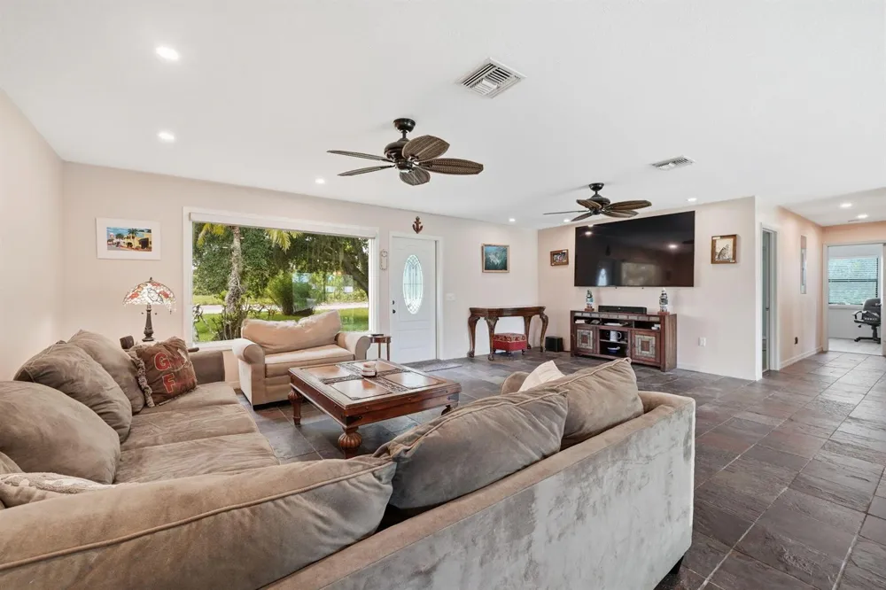 7980 21ST STREET SW Vero Beach, FL 32968