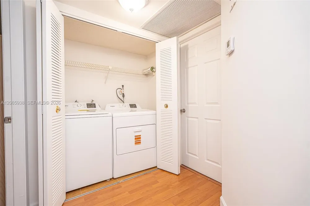 8363 Lake Dr #504 Doral, FL 33166