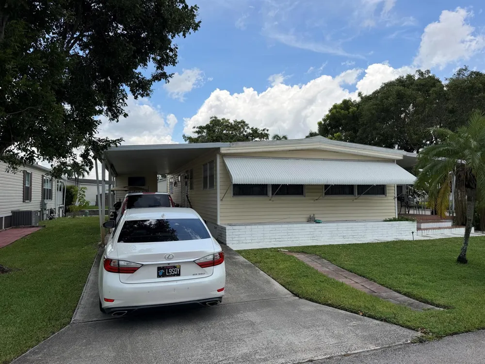 1801 SW 84TH AVENUE Davie, FL 33324