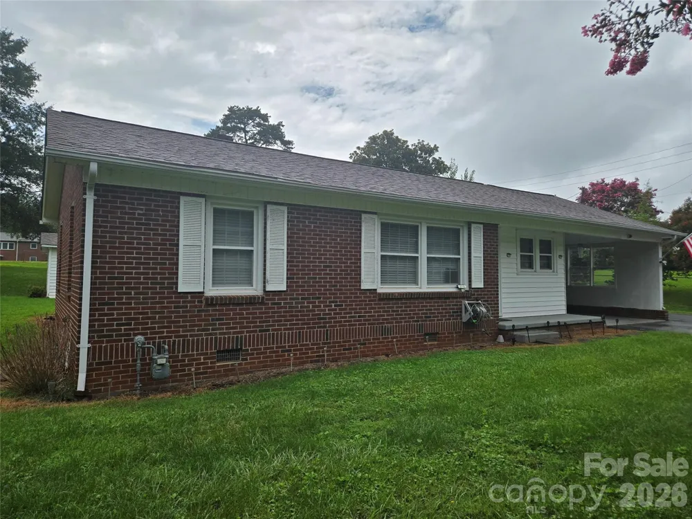 1326 26th Street SW Hickory, NC 28602