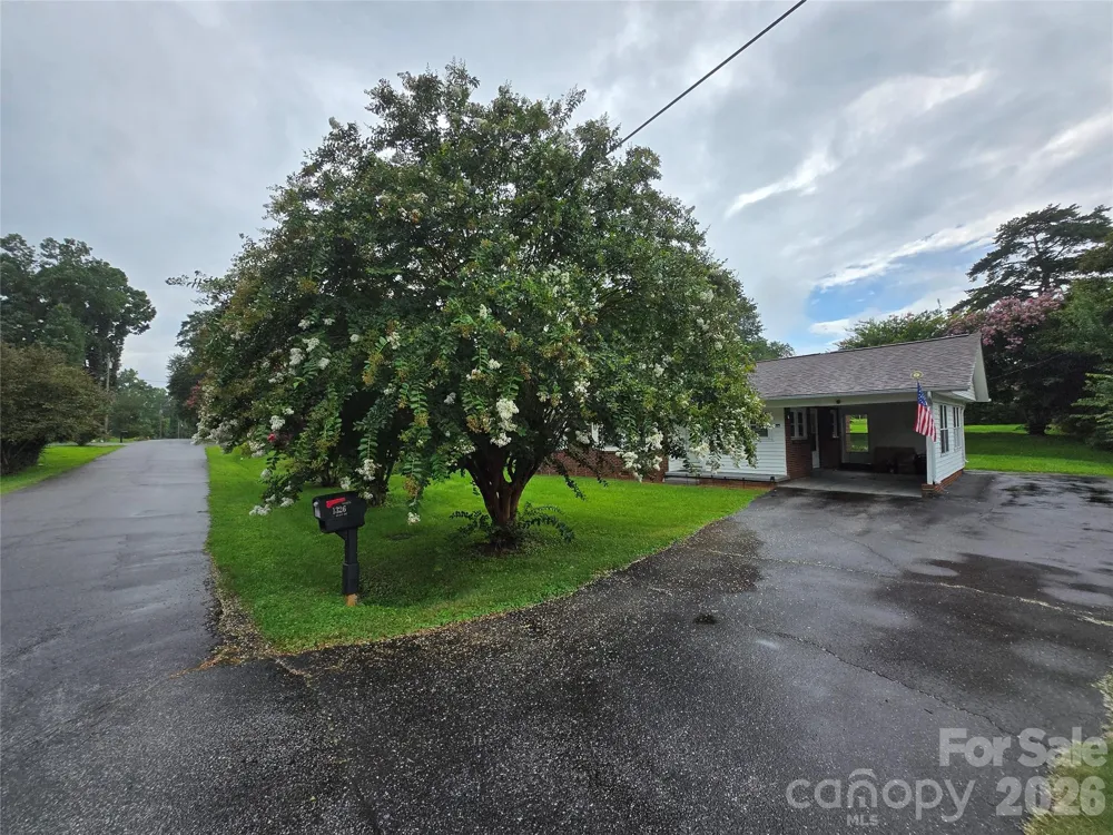 1326 26th Street SW Hickory, NC 28602