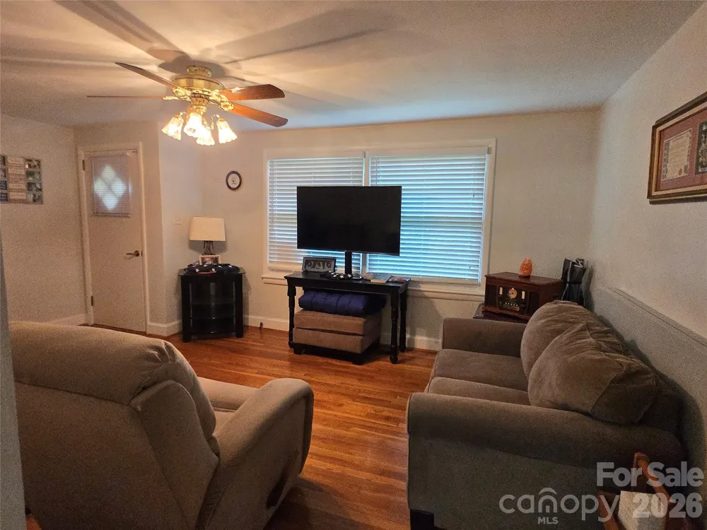 1326 26th Street SW Hickory, NC 28602
