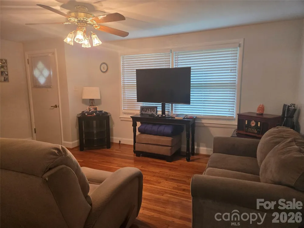 1326 26th Street SW Hickory, NC 28602