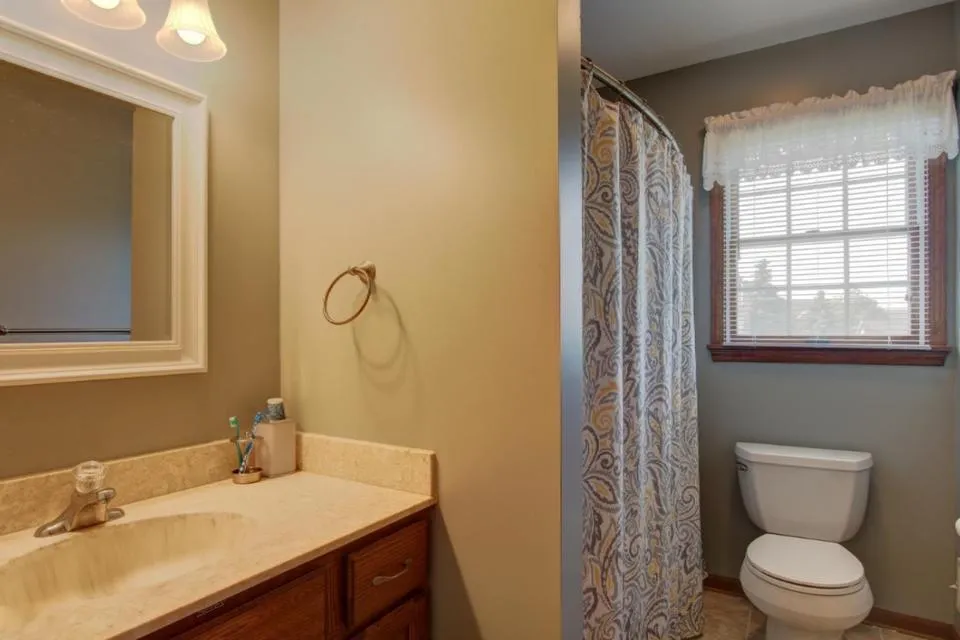 1450 Penncross Drive SE Caledonia, MI 49316