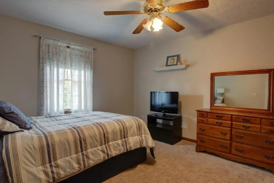 1450 Penncross Drive SE Caledonia, MI 49316