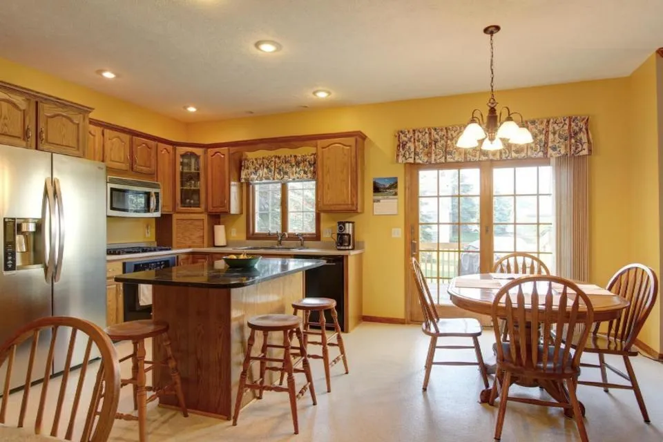 1450 Penncross Drive SE Caledonia, MI 49316