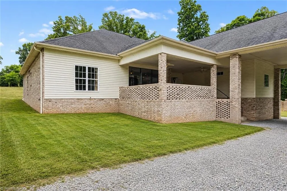 9190 Laurel Glenn Drive Rural Hall, NC 27045