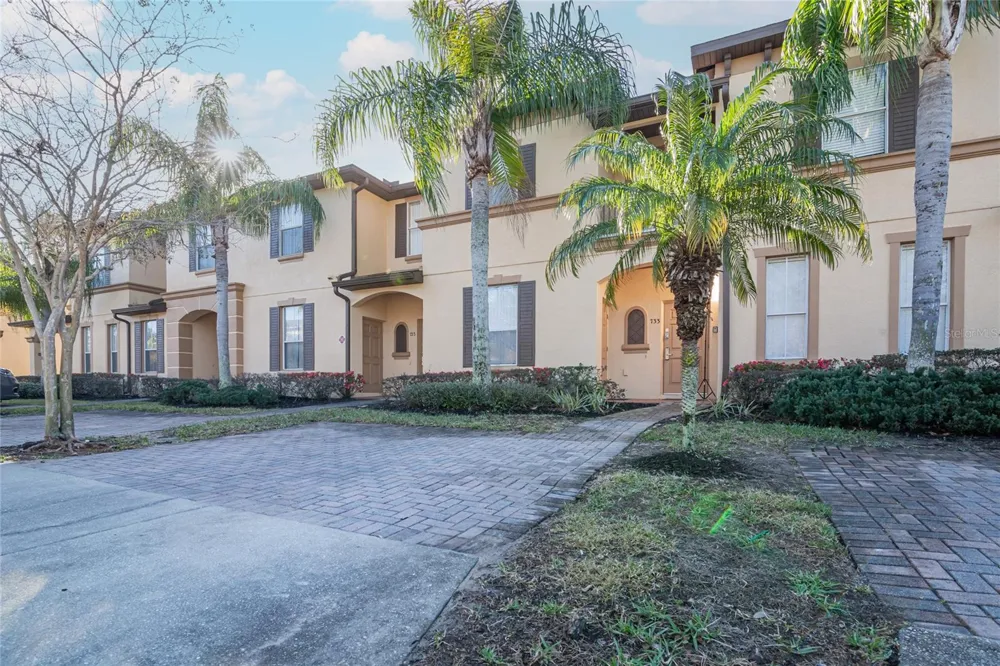 733 CALABRIA AVENUE Davenport, FL 33897