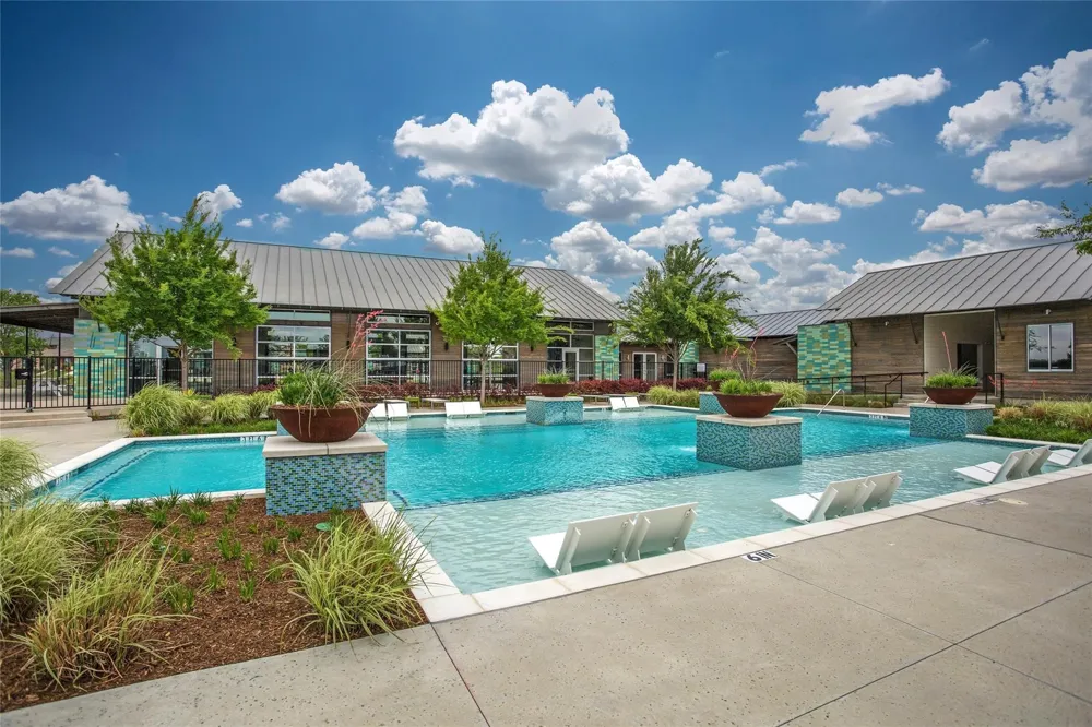 817 Nuthatch Court Argyle, TX 76226