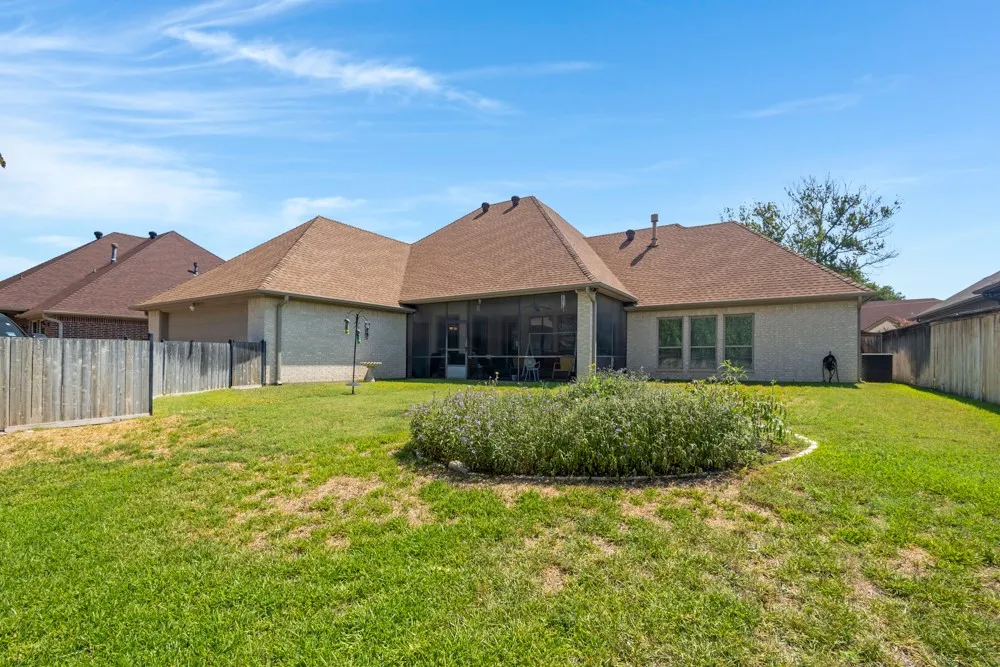 1904 Melbourne Drive Pantego, TX 76013