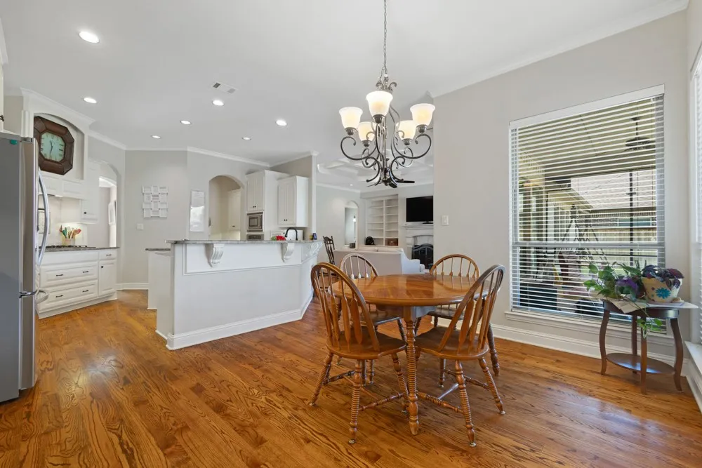 1904 Melbourne Drive Pantego, TX 76013