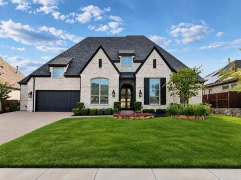 151 Cloverfield Trail