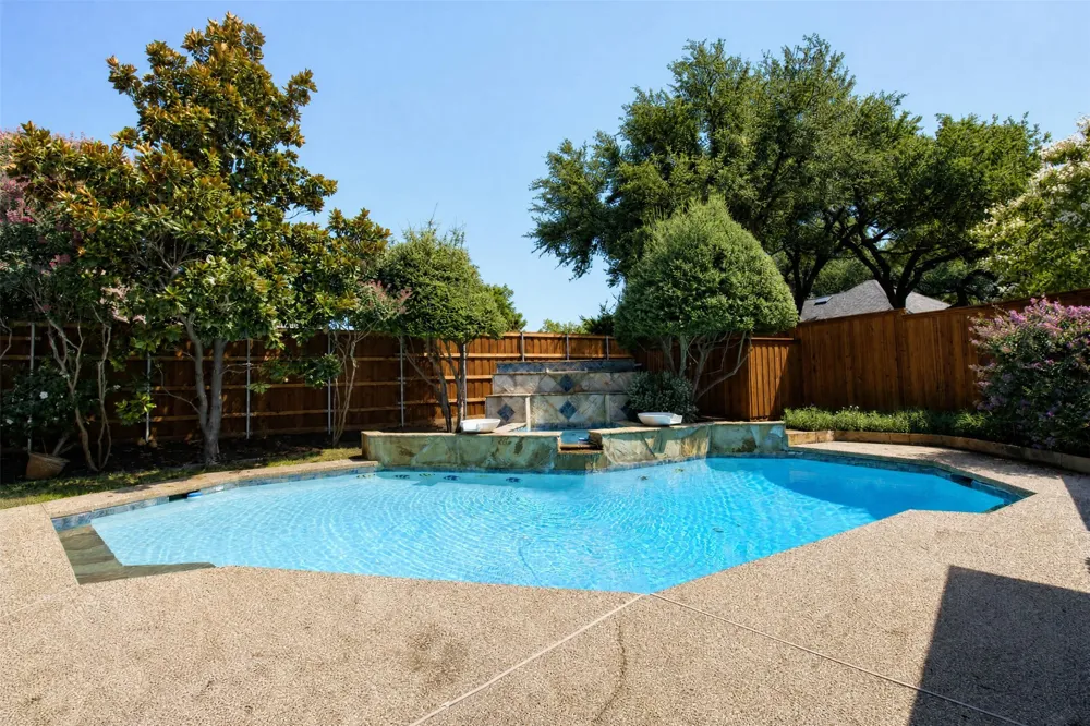 11901 Woodbridge Drive Dallas, TX 75243