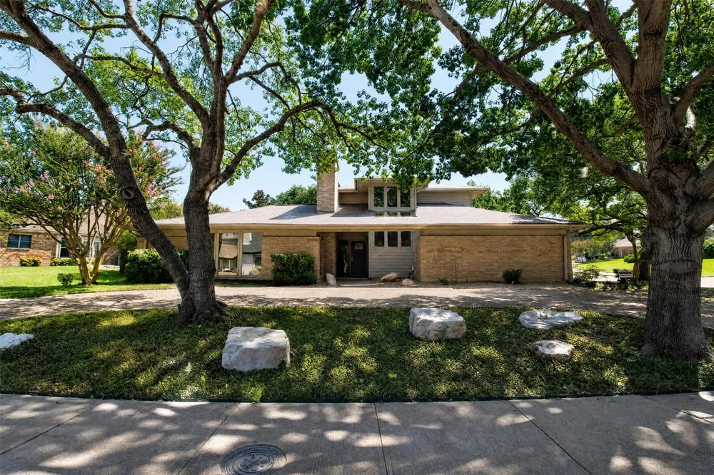 11901 Woodbridge Drive Dallas, TX 75243