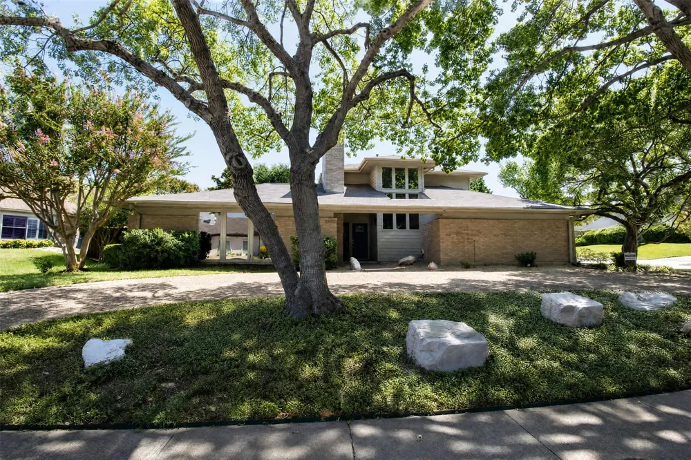 11901 Woodbridge Drive Dallas, TX 75243