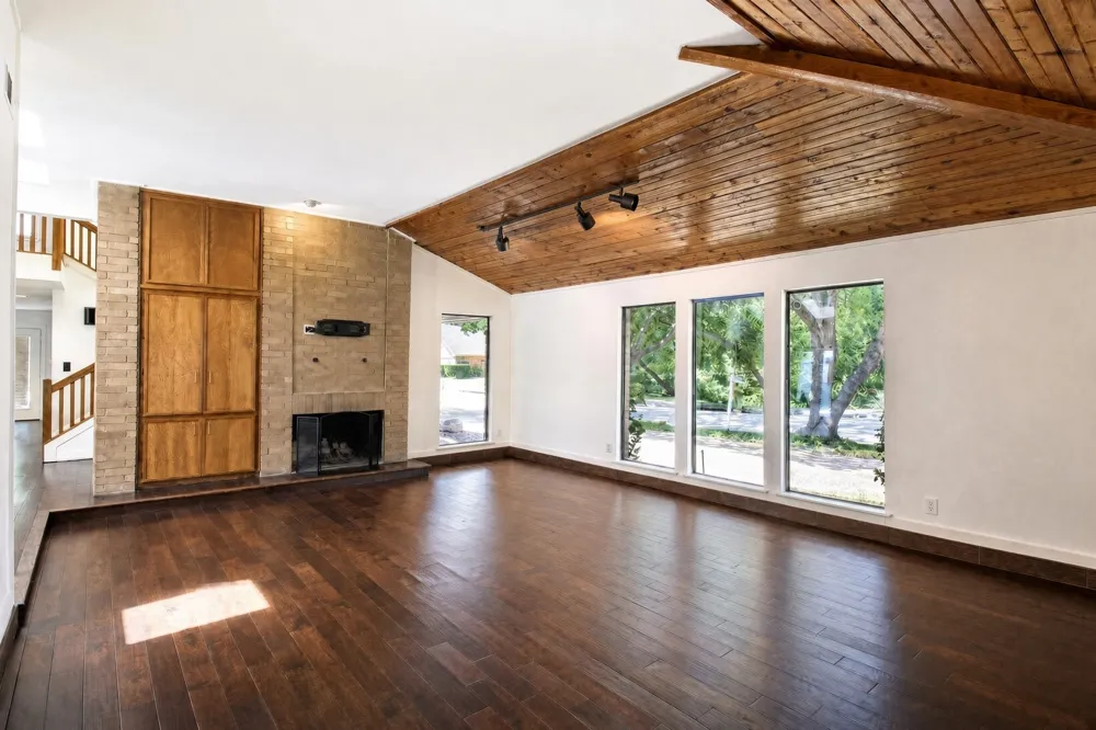 11901 Woodbridge Drive Dallas, TX 75243