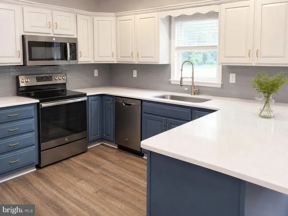 406 BOW LANE Gilbertsville, PA 19525