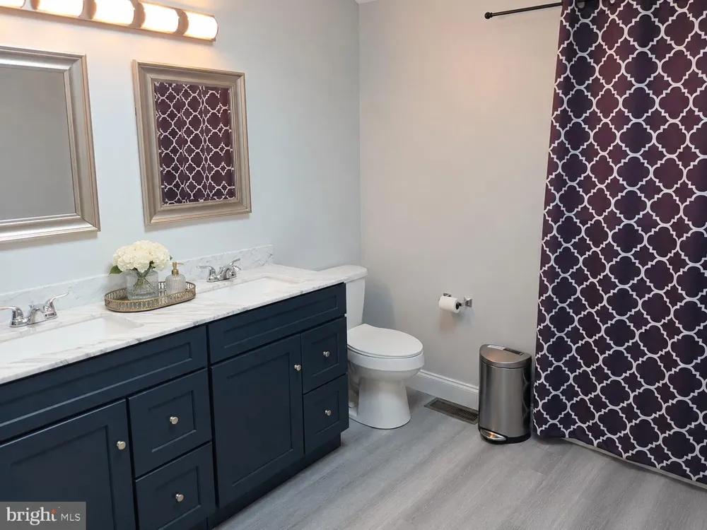 406 BOW LANE Gilbertsville, PA 19525