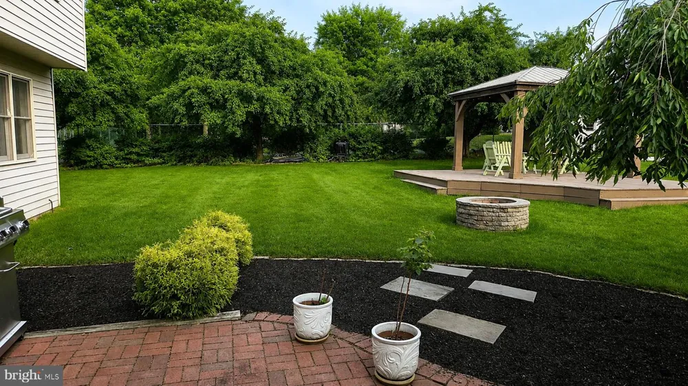 406 BOW LANE Gilbertsville, PA 19525