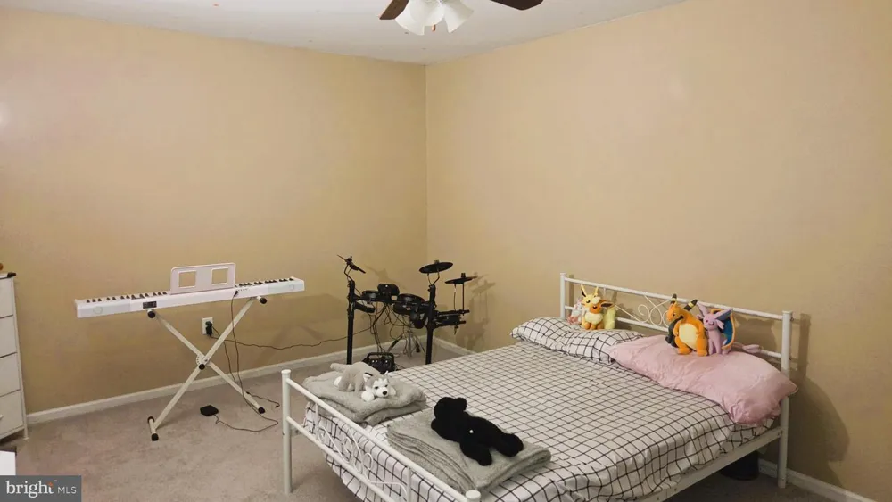406 BOW LANE Gilbertsville, PA 19525