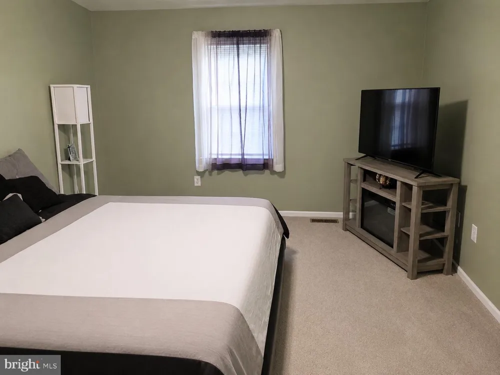 406 BOW LANE Gilbertsville, PA 19525