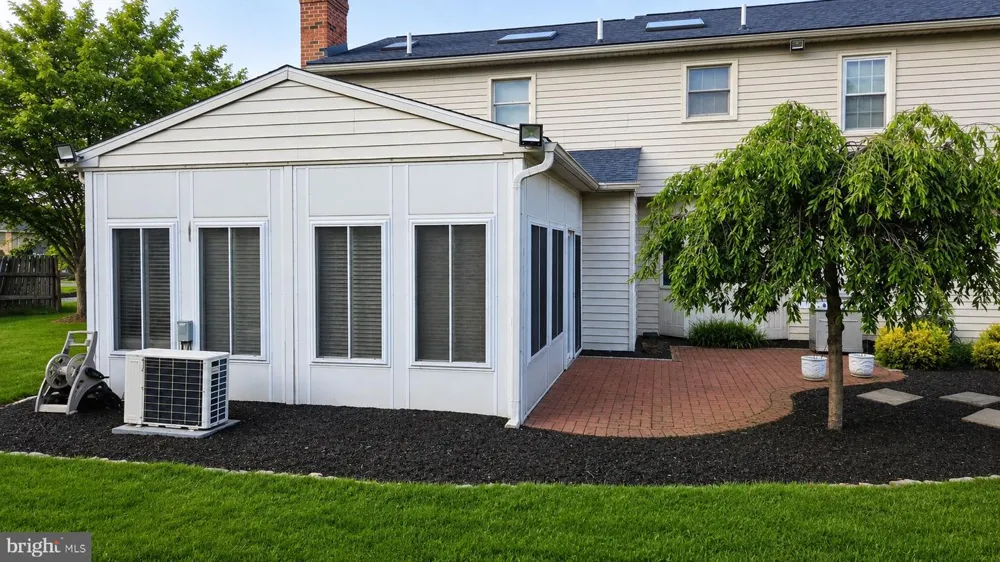 406 BOW LANE Gilbertsville, PA 19525