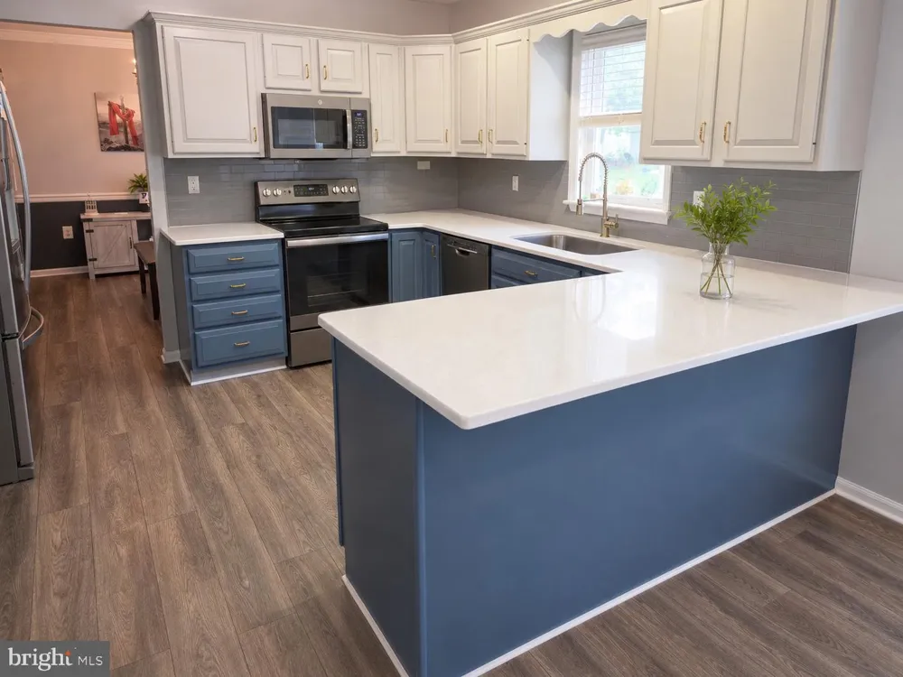 406 BOW LANE Gilbertsville, PA 19525