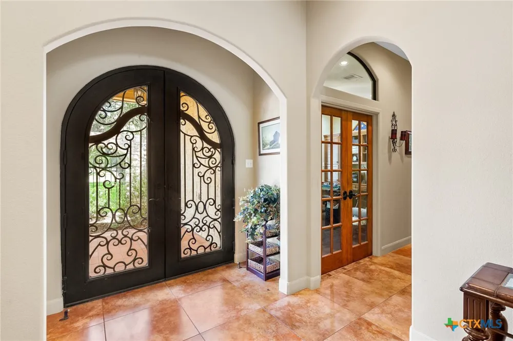 166 Post Oak Bend Inez, TX 77968