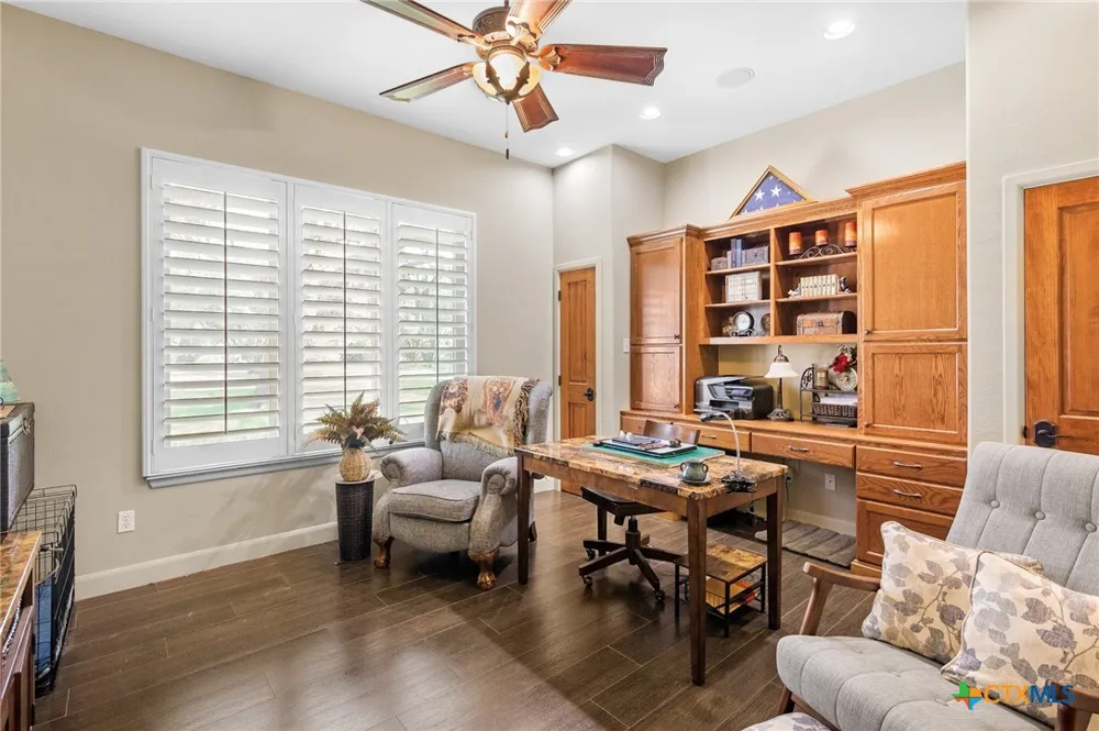 166 Post Oak Bend Inez, TX 77968