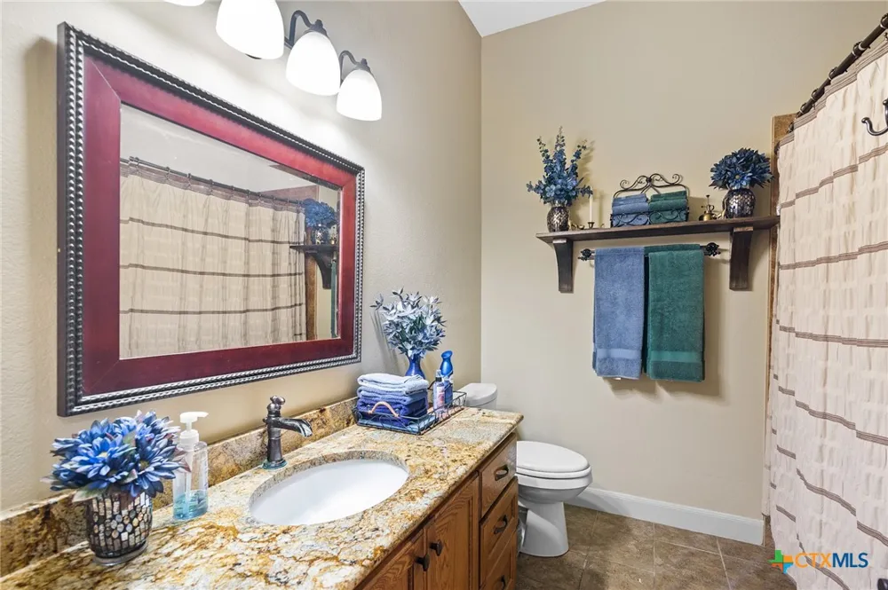166 Post Oak Bend Inez, TX 77968