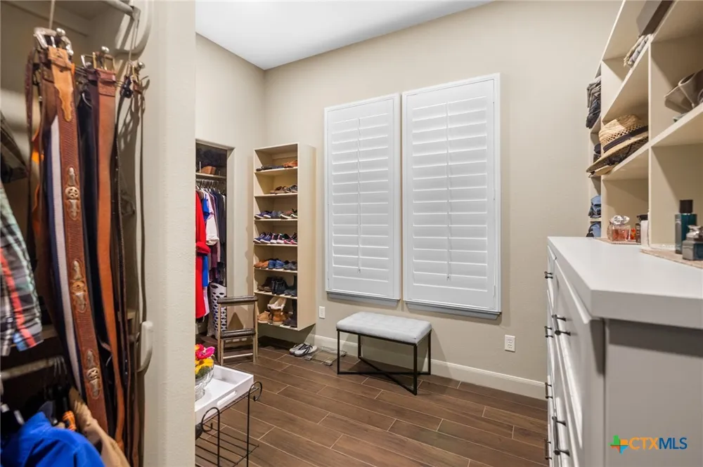 166 Post Oak Bend Inez, TX 77968