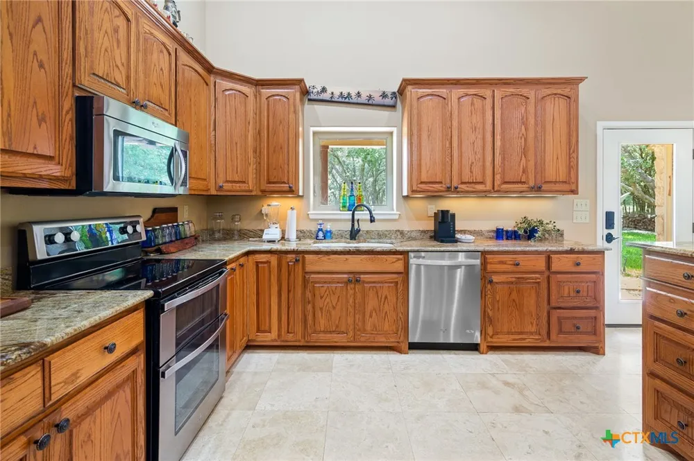 166 Post Oak Bend Inez, TX 77968