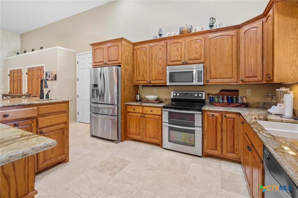 166 Post Oak Bend Inez, TX 77968