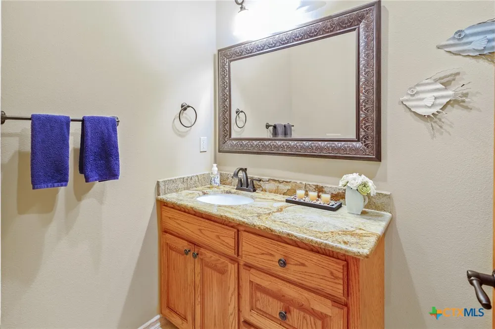166 Post Oak Bend Inez, TX 77968