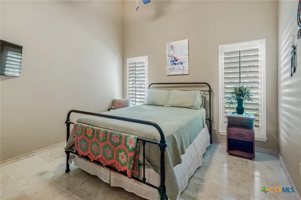 166 Post Oak Bend Inez, TX 77968
