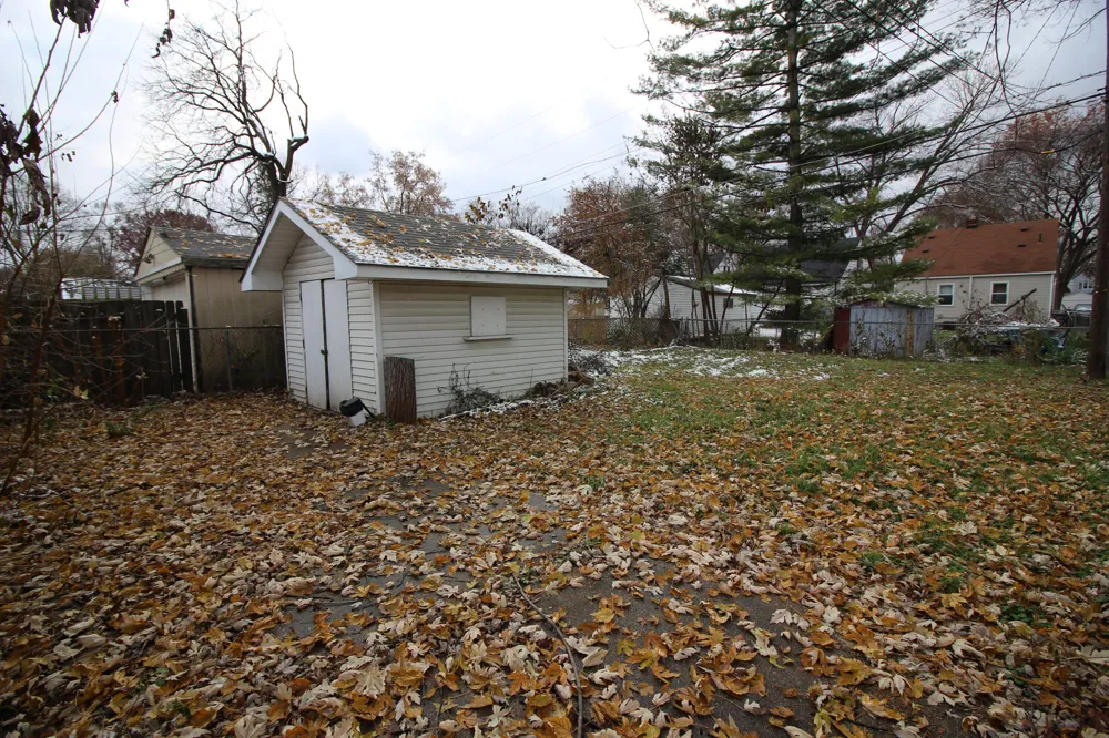15881 Lennane Street Redford, MI 48239