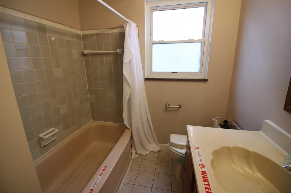 15881 Lennane Street Redford, MI 48239