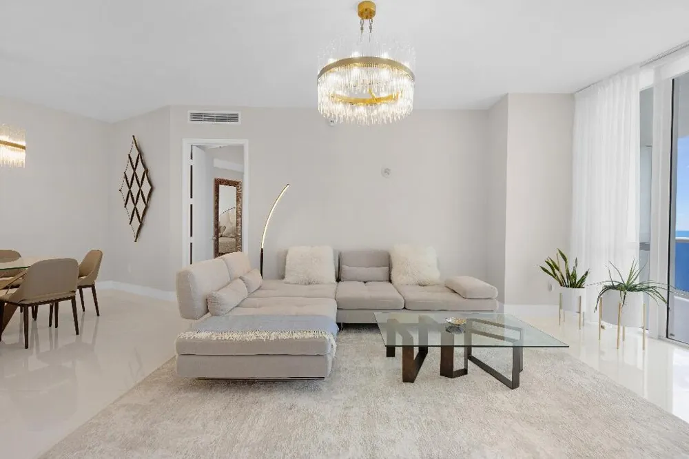 15811 COLLINS AVENUE #2207 Sunny Isles Beach, FL 33160