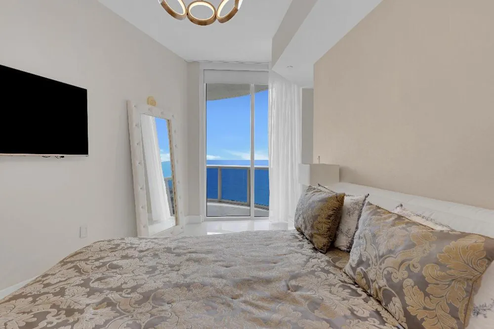 15811 COLLINS AVENUE #2207 Sunny Isles Beach, FL 33160