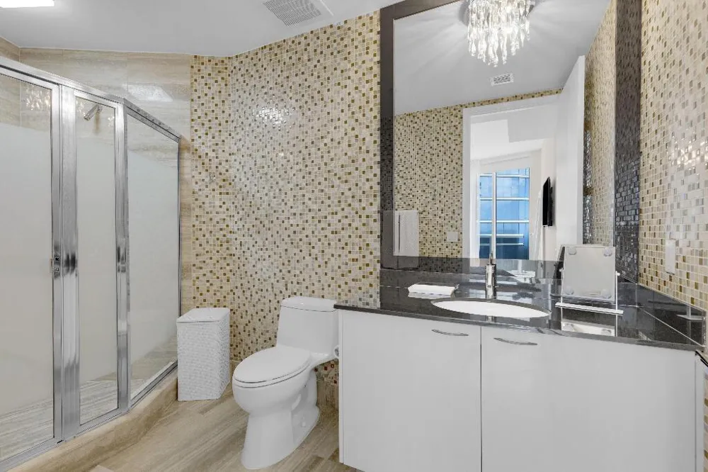 15811 COLLINS AVENUE #2207 Sunny Isles Beach, FL 33160