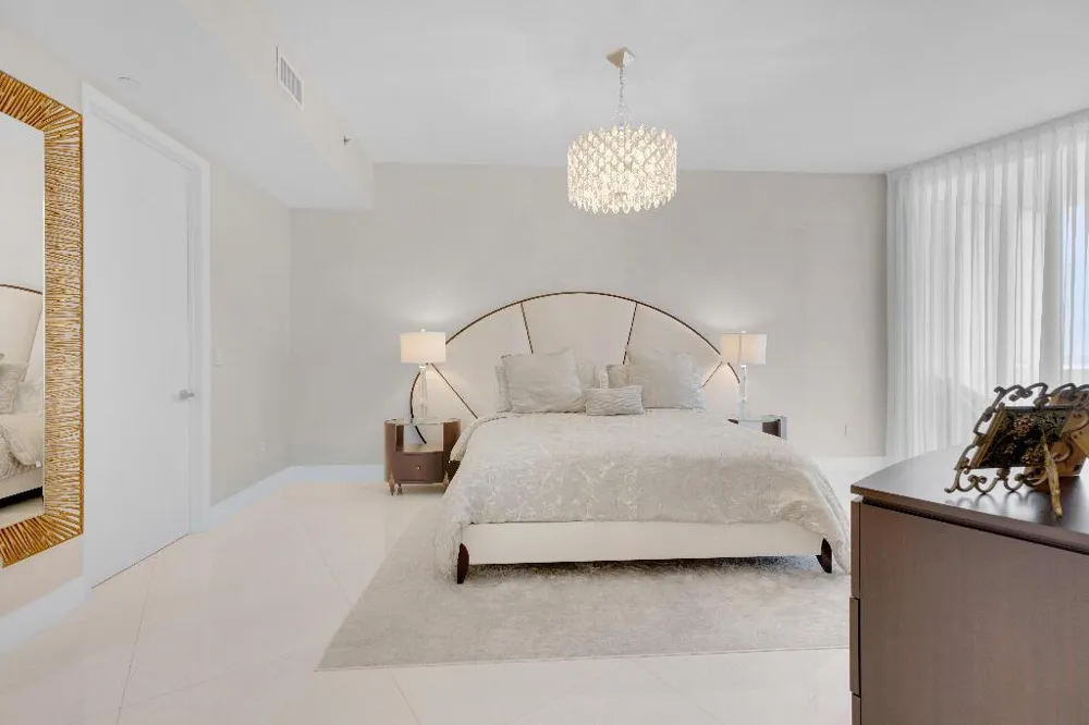 15811 COLLINS AVENUE #2207 Sunny Isles Beach, FL 33160