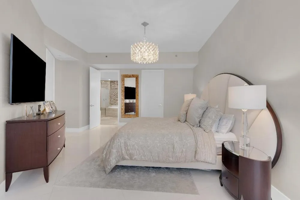15811 COLLINS AVENUE #2207 Sunny Isles Beach, FL 33160