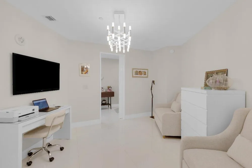 15811 COLLINS AVENUE #2207 Sunny Isles Beach, FL 33160