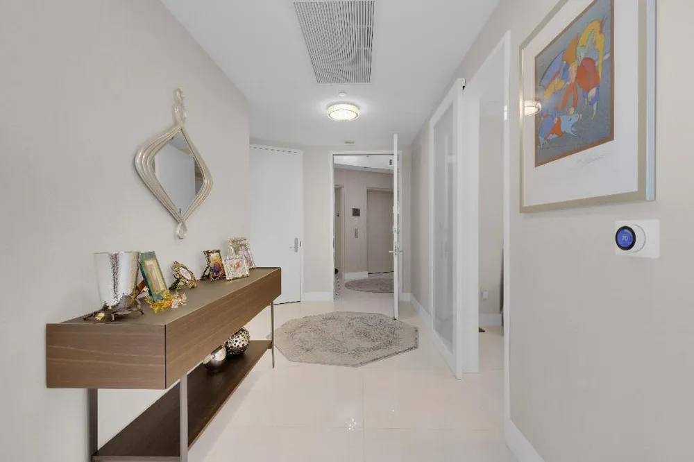 15811 COLLINS AVENUE #2207 Sunny Isles Beach, FL 33160