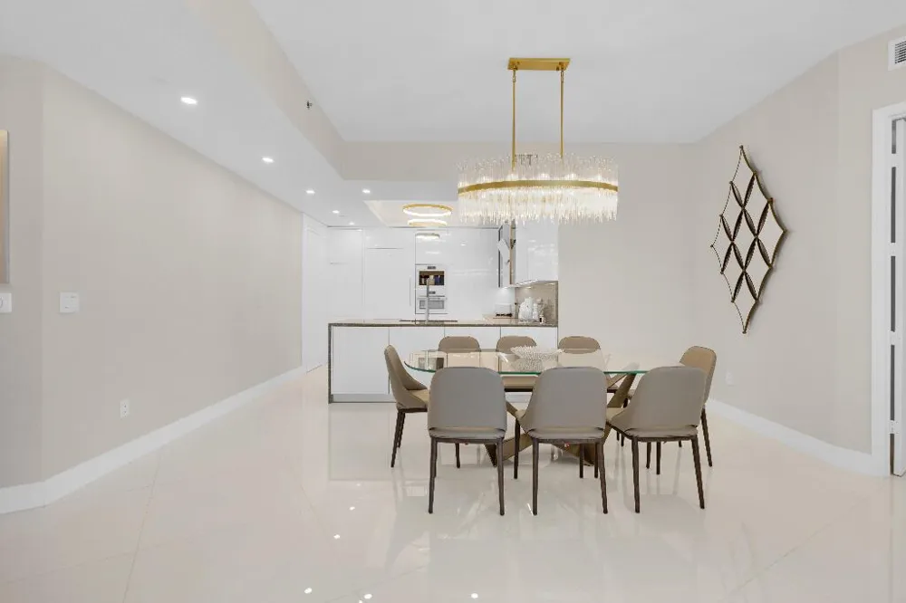 15811 COLLINS AVENUE #2207 Sunny Isles Beach, FL 33160