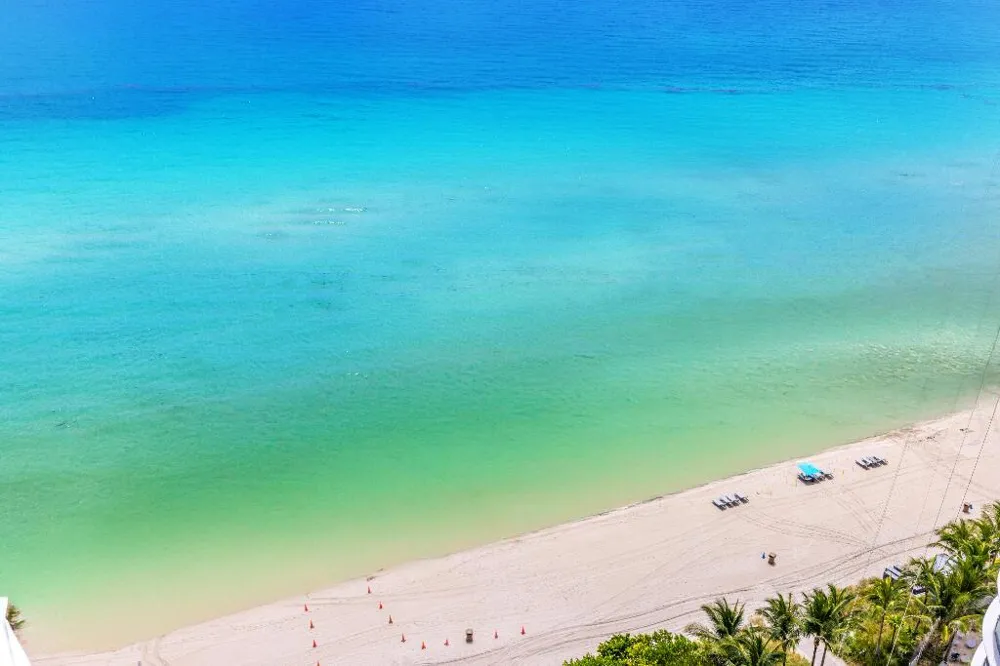 15811 COLLINS AVENUE #2207 Sunny Isles Beach, FL 33160