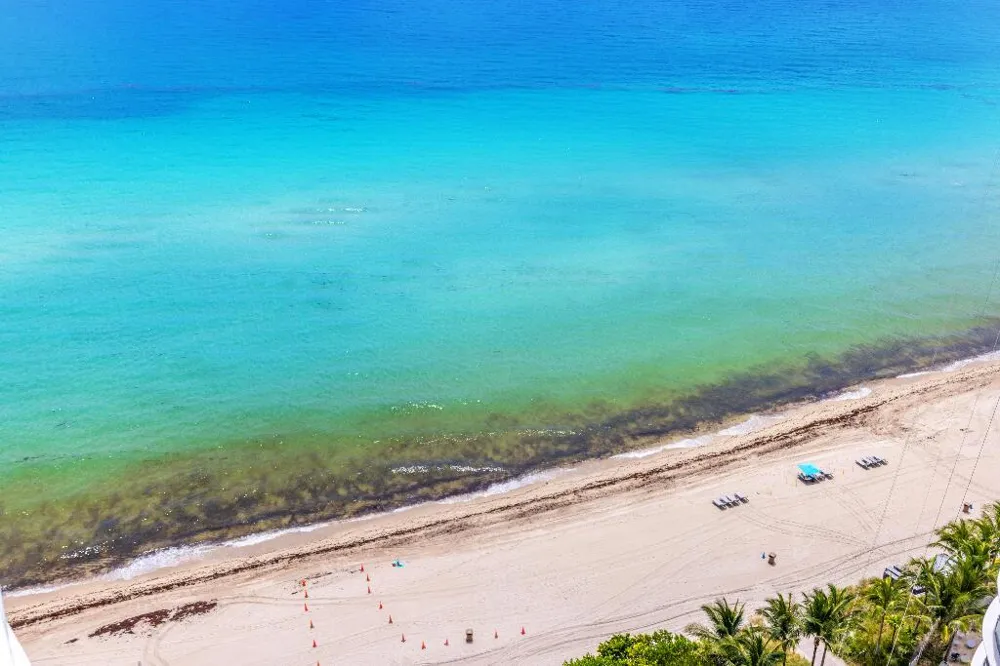 15811 COLLINS AVENUE #2207 Sunny Isles Beach, FL 33160