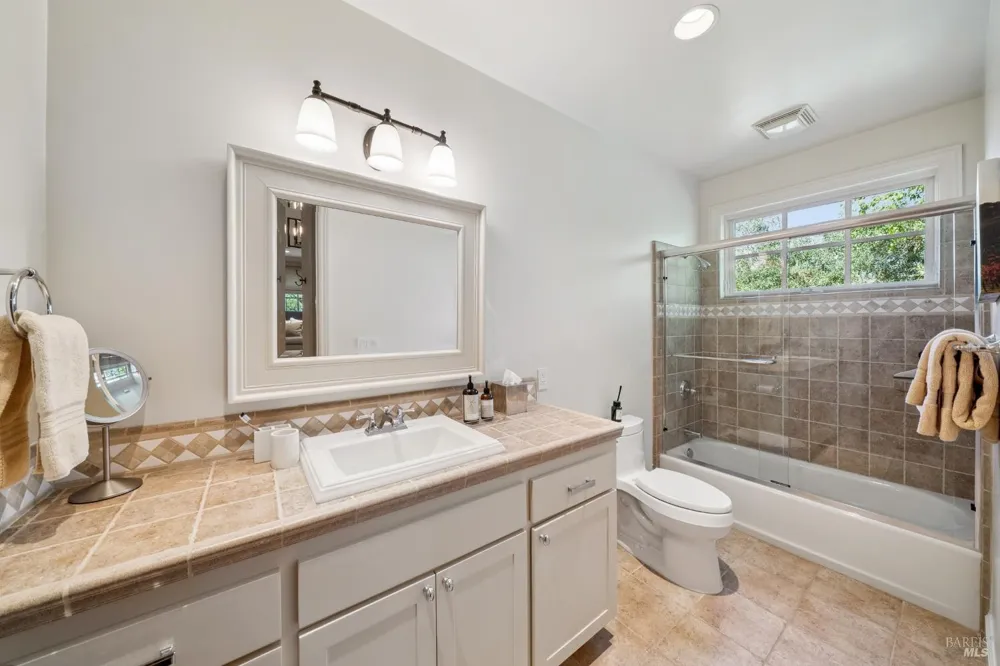 1297 Leaning Oak Drive Napa, CA 94558